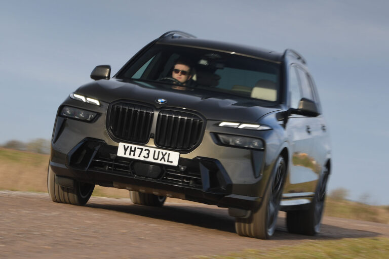 bmw x7 front quarter tracking